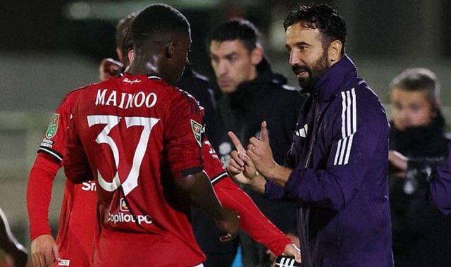 阿莫林当面点拨曼联新帝星学一人！别只靠天赋，努力证明配得上首发