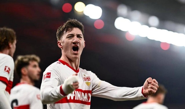 决裂！曼联计划明夏清洗队长B费，4500万敲定德甲24岁中场新星