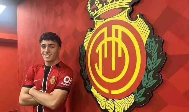 西甲最新动态：皇马巴萨争抢新星，西甲球员身价依旧高企