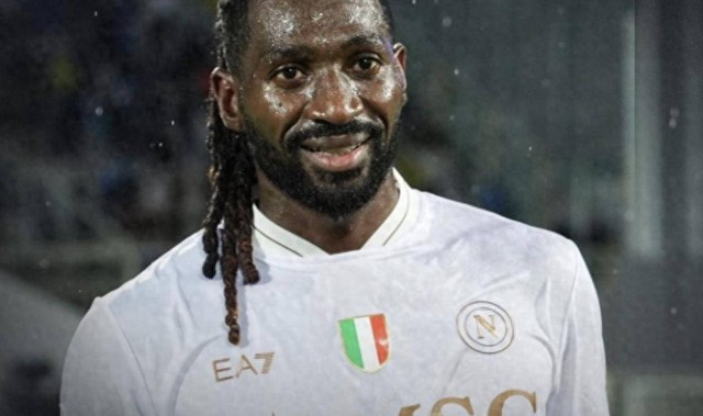 一场3-1让那不勒斯登顶意甲！孔蒂激活曼联弃将：首秀14分钟进球