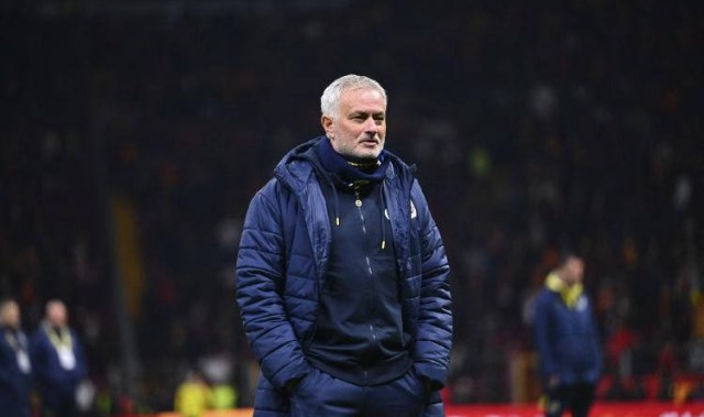 穆里尼奥转投本菲卡？签下两年合同备受关注