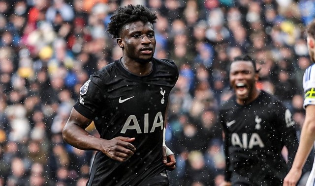 2-1！热刺终结2连平，库杜斯独造2球打出身价，弗兰克还是太稳了