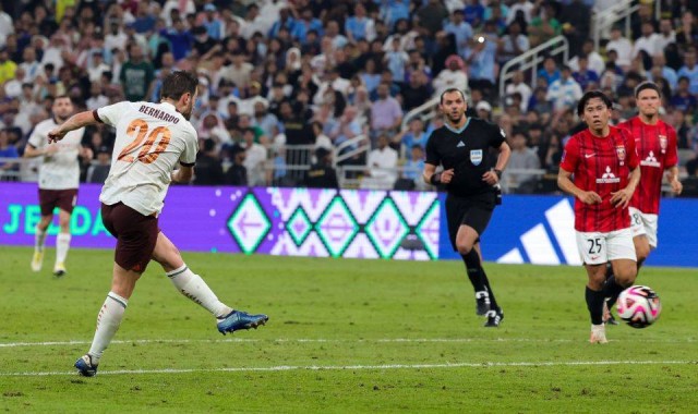 世俱杯回顾：曼城轻松虐菜一扫晦气，昂首挺进世俱杯决赛，誓夺冠