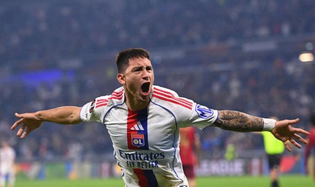 欧联赛事：24岁国际米兰前球员鱼跃破门，助里昂法甲迎来2连胜