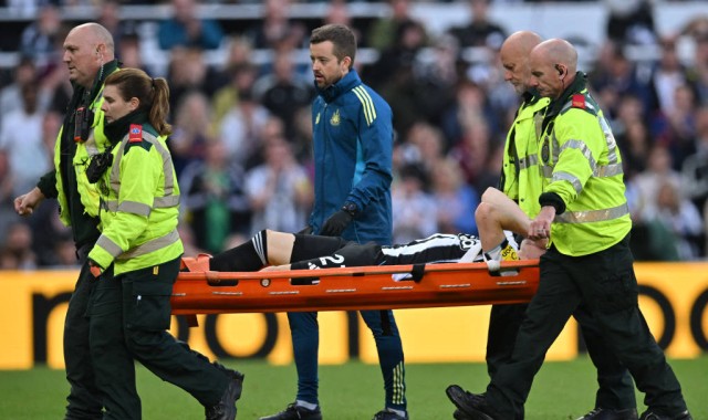 福法纳的震惊反应与吉滕斯的MVP之争：切尔西5-1大胜阿贾克斯背后的故事