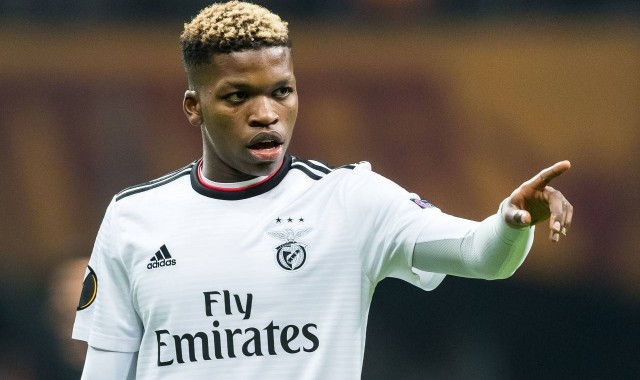 天空：伯恩利寻求补强四个位置，对本菲卡中场F-路易斯感兴趣